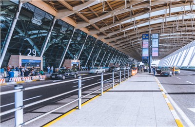 你知道機場都用什么廣播嗎？會斷播嗎？會出故障嗎？